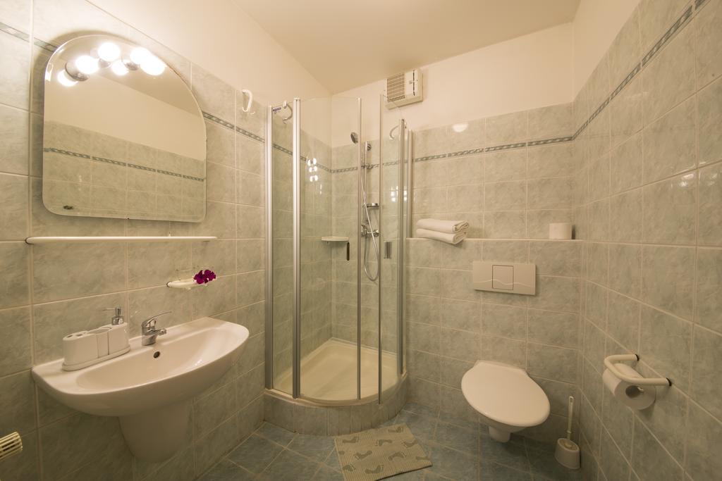 Pension&restaurace Zelený Mlýn Žacléř Habitación foto